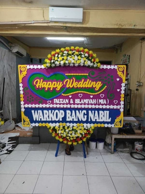 Papan Bunga di Universitas Esa Unggul