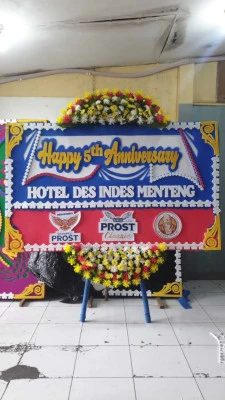 Papan Bunga di Universitas Esa Unggul