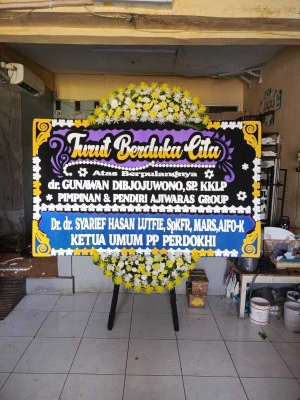 Papan Bunga di Universitas Esa Unggul
